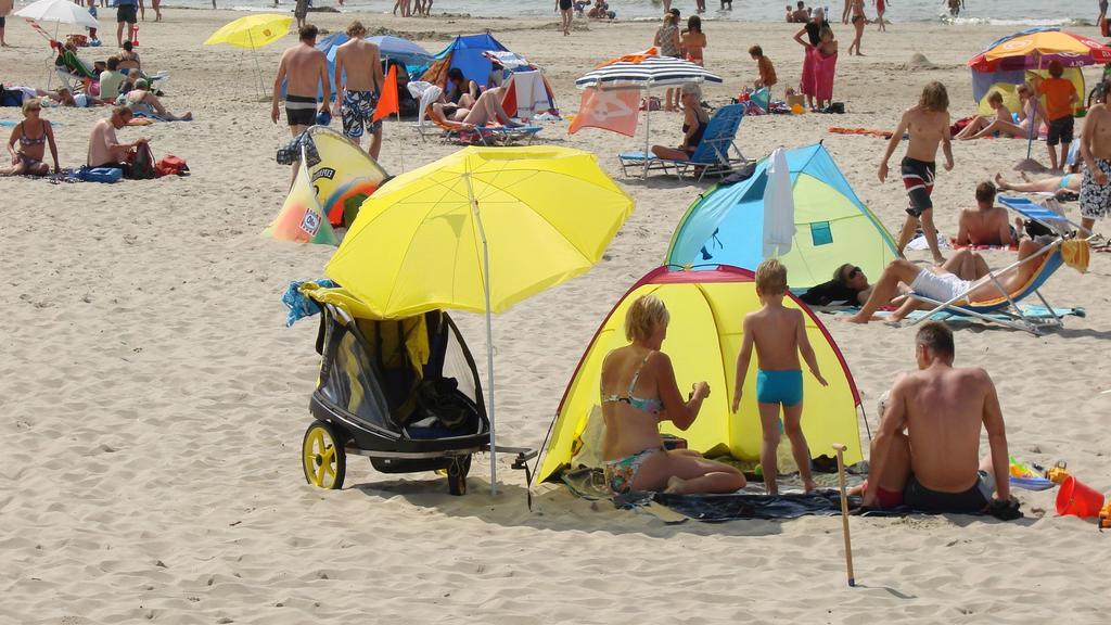Strand49 Glamping Sint Maartenszee Sint Maartensvlotbrug المظهر الخارجي الصورة